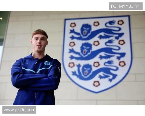 足球天才球星秋兴沃崛起打破纪录成为新一代传奇的前锋之星