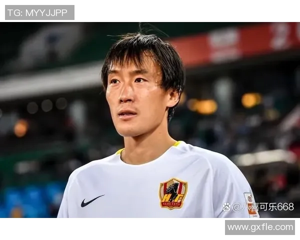 退役足球帅气球星回顾与成就：从场上风采到场下人生